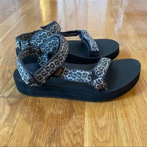TEVA MIDFORM UNIVERSAL PLATFORM LEOPARD